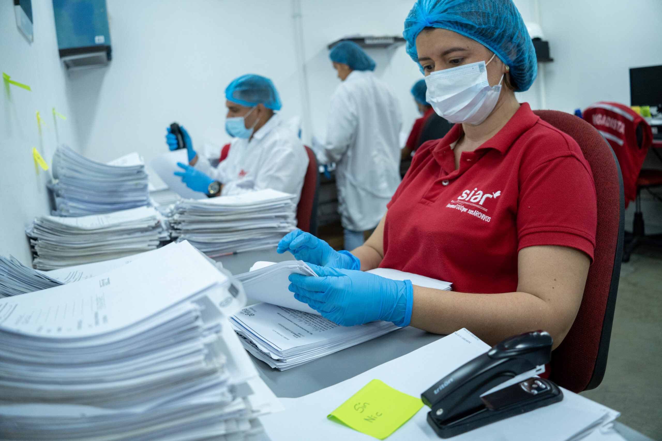 Inversión en suministro archivístico